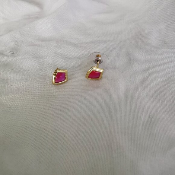 Kendra Scott Monica Light Burgundy Illusion Gold Stud Earrings - Picture 1 of 4